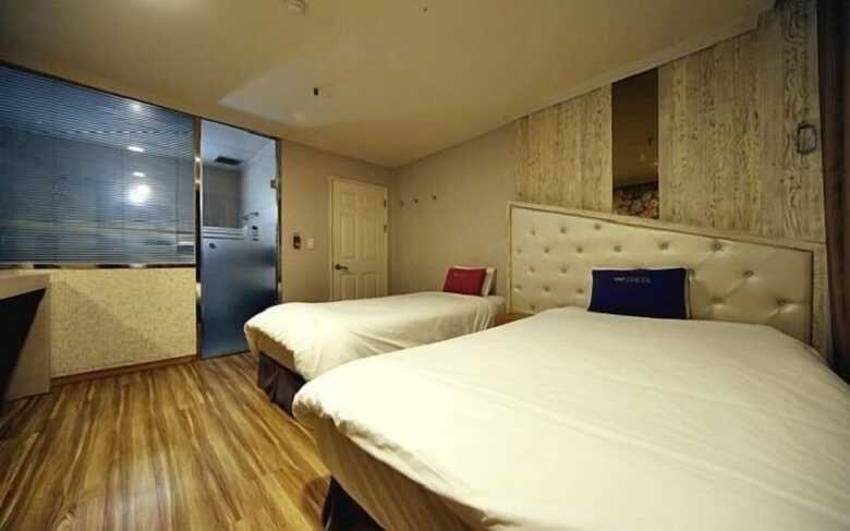 Central Hotel