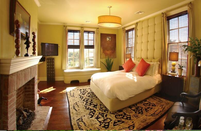 Hotel Jedediah Hawkins Inn