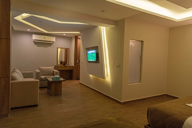 Nine Pyramids View Hotel