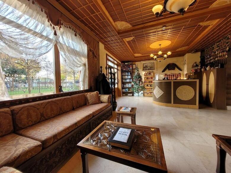 Saruhan Hotel