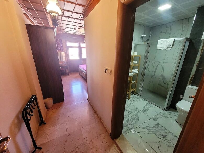 Saruhan Hotel