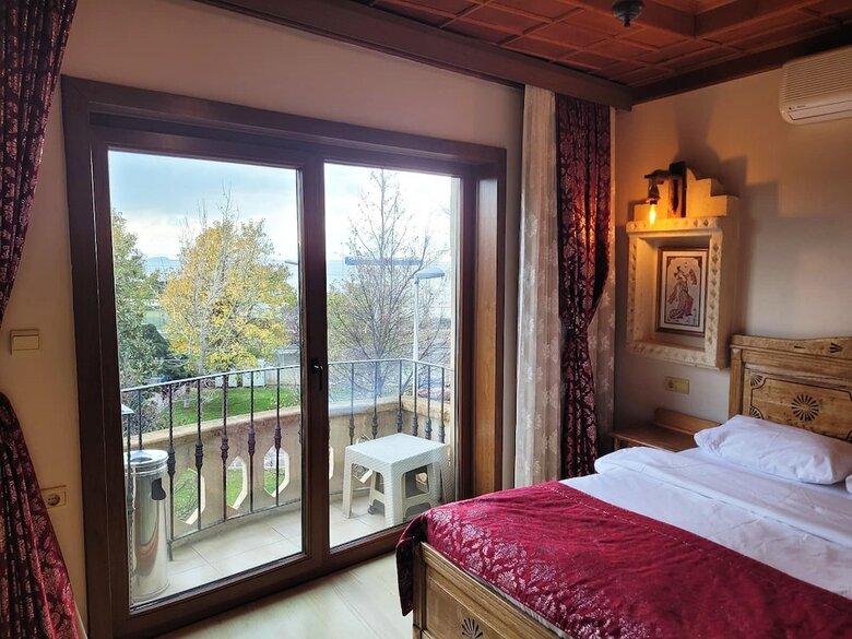 Saruhan Hotel