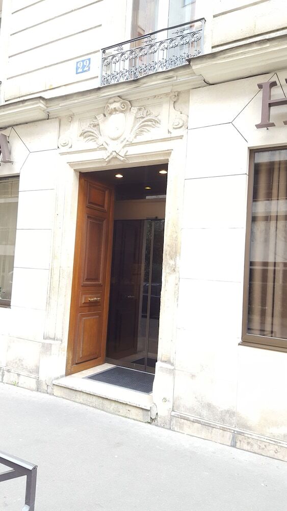 Hotel H�tel Media