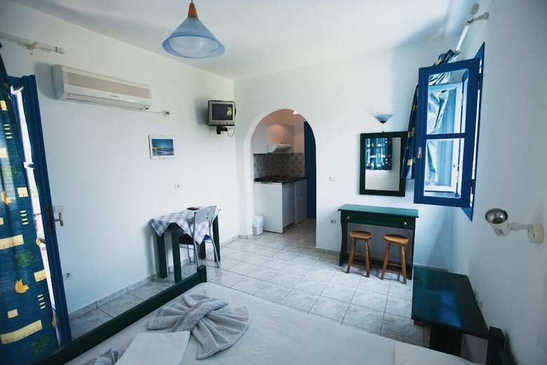 Hotel Lianos Studios