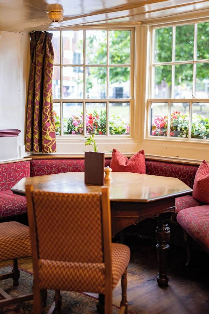 Red Lion Hotel, Hillingdon