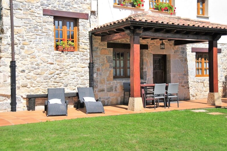Hotel Apartamentos Llugar�n