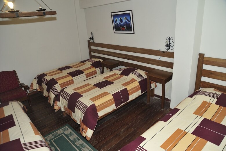 Hotel Hostal La Casona