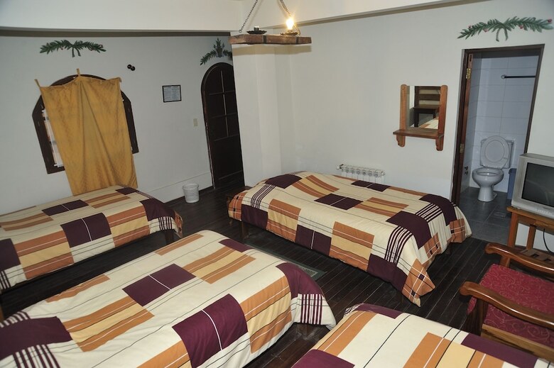 Hotel Hostal La Casona