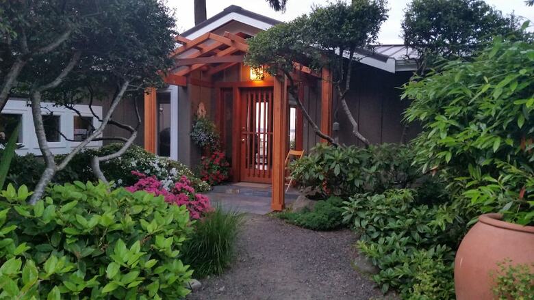 Skiff Point Guest House