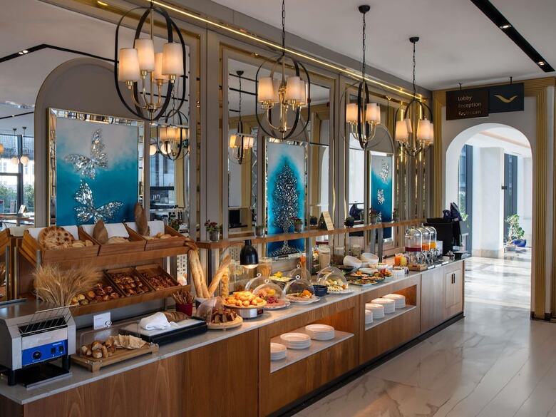 Hotel M�venpick Living Istanbul West