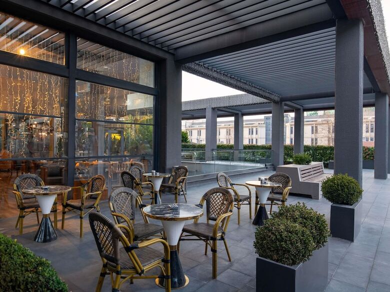 Hotel M�venpick Living Istanbul West