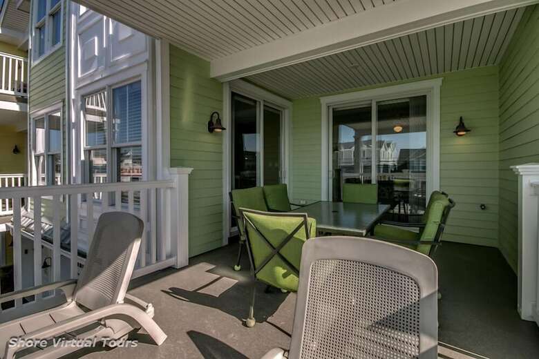 Hotel Hemingways By The Sea