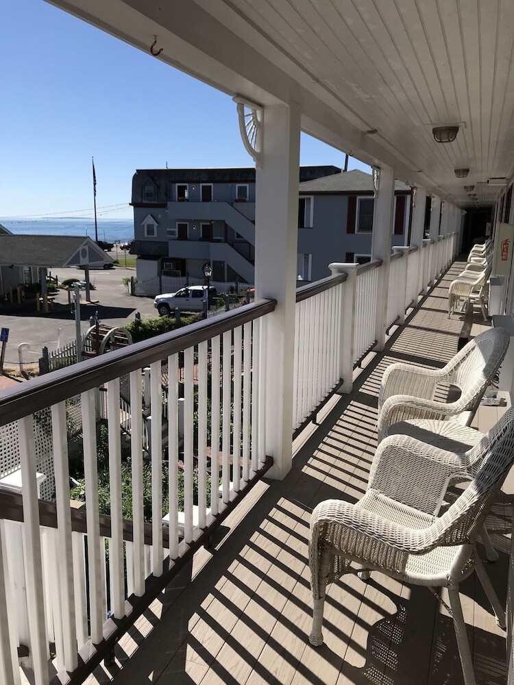 Mv Surfside Hotel