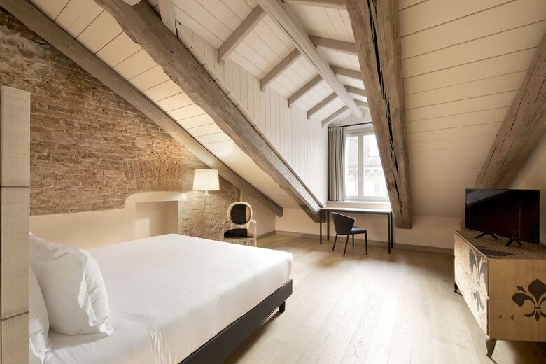 Opera 35 Boutique Hotel
