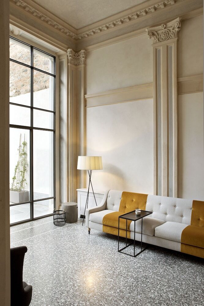 Opera 35 Boutique Hotel