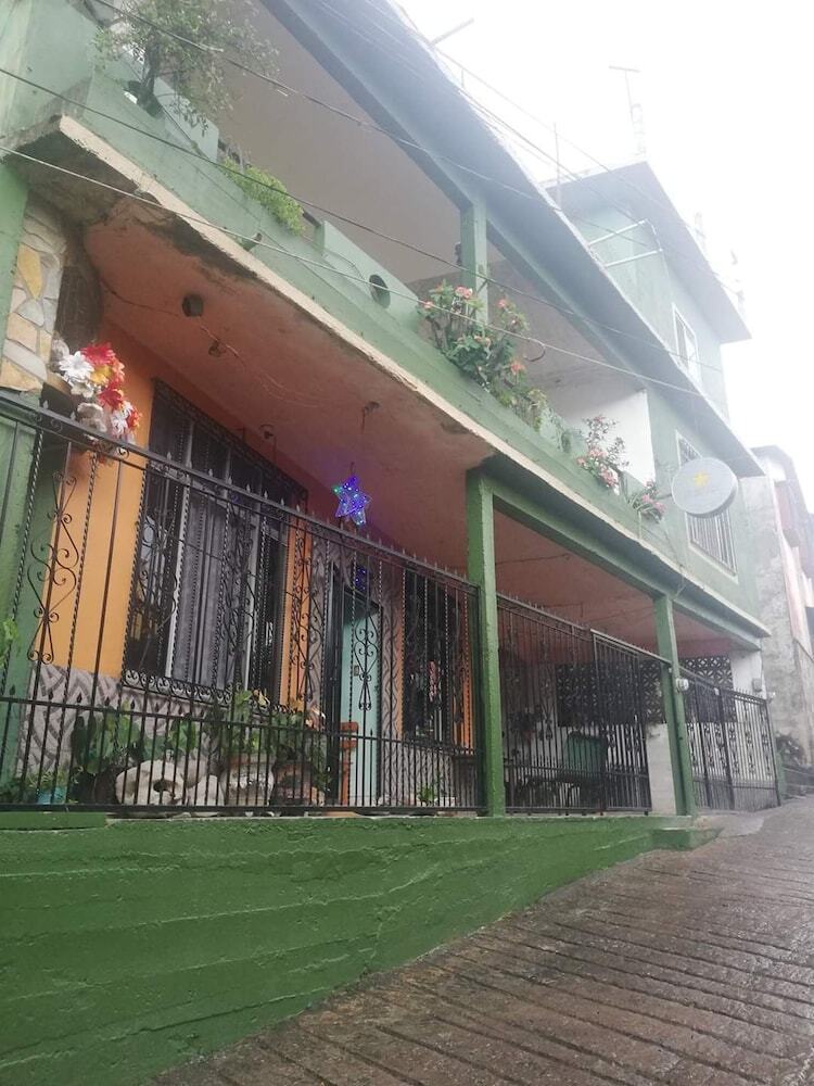 Hotel UNA Estrella Casa De Hu�spedes