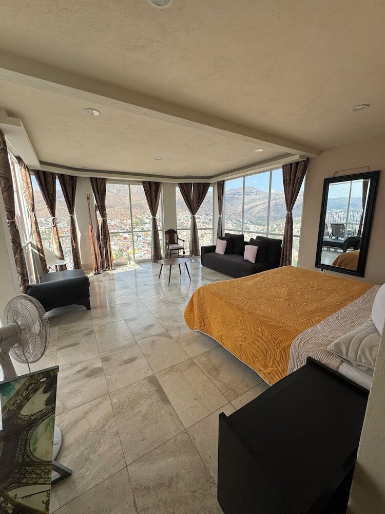La Vista Hotel