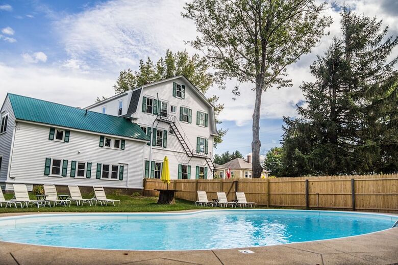 Hotel Cranmore Inn