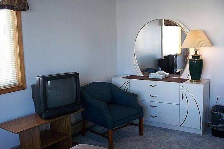 Aquarius Arms Motel