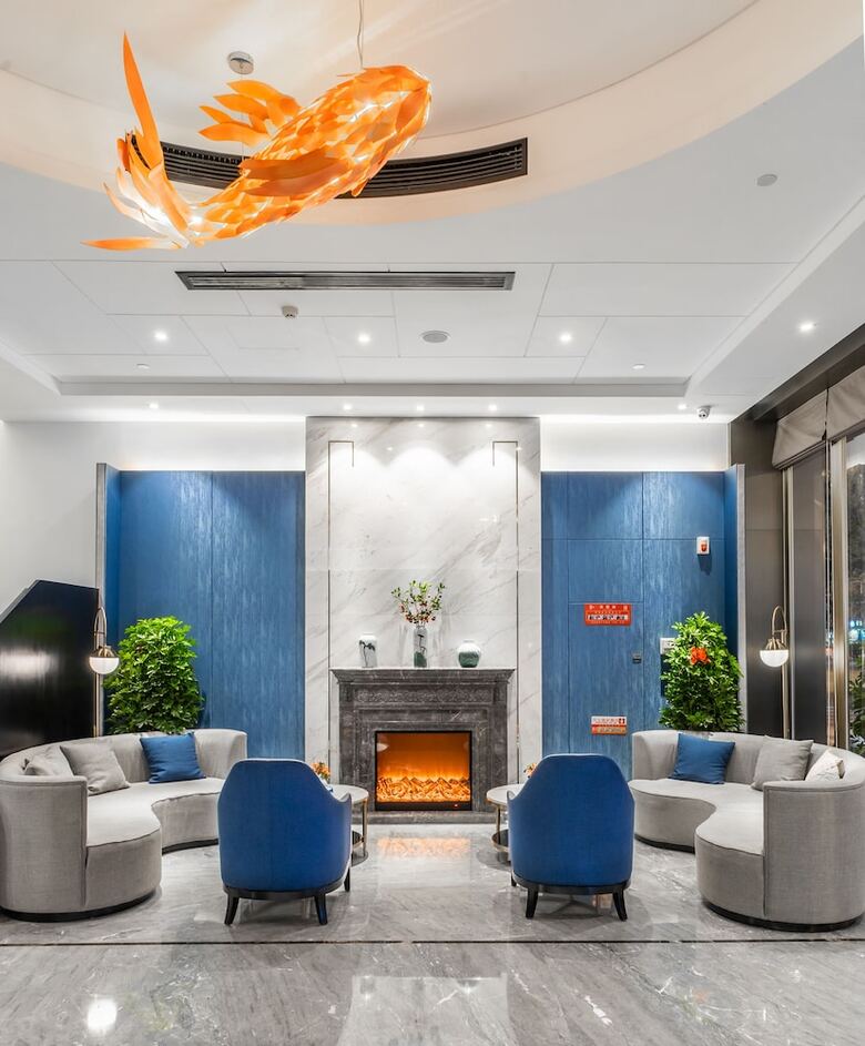 Y� W? Sh� B� Y� M?i J? Hotel