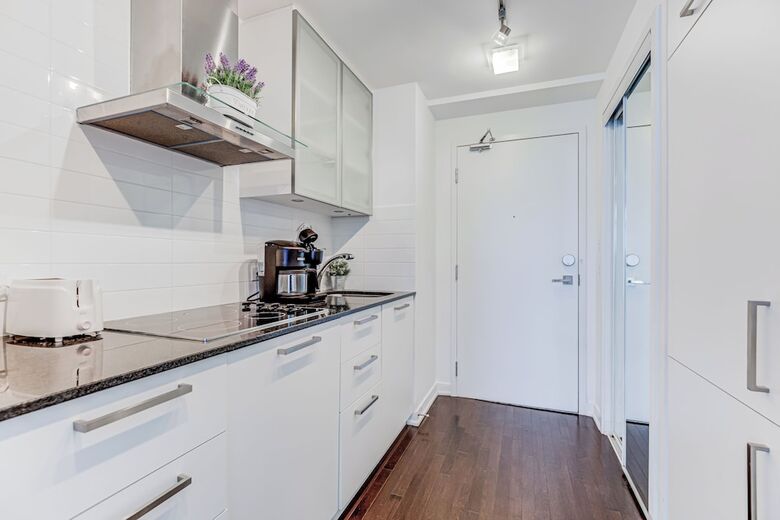 Aparthotel Lavish Suites