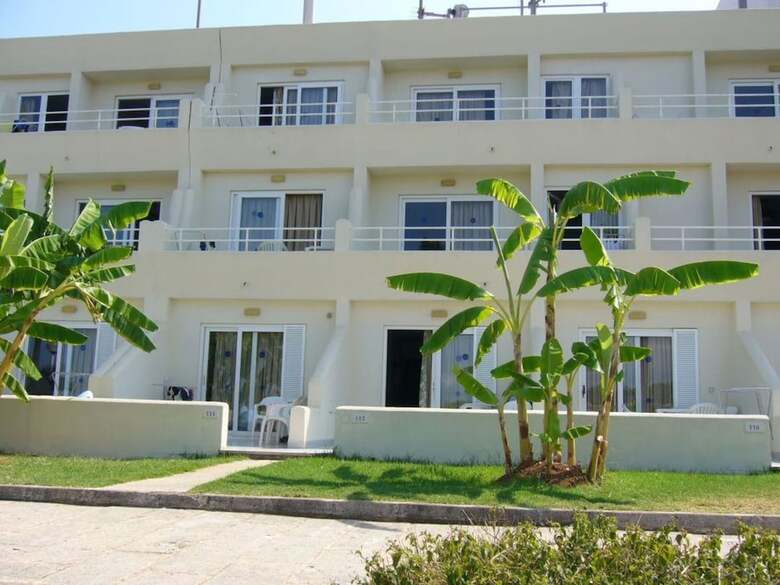 Flipflop Cala Mand�a Hotel