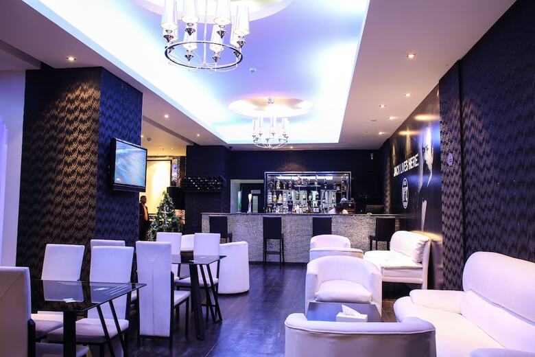 Aparthotel Loumage Hotel & Suites