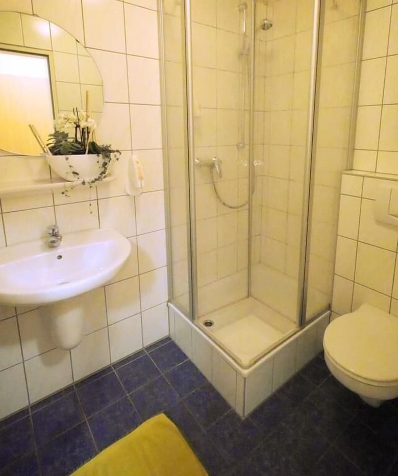 Hotel Boardinghouse H�hn