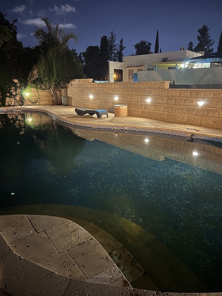 Grace Holon Villa & Pool