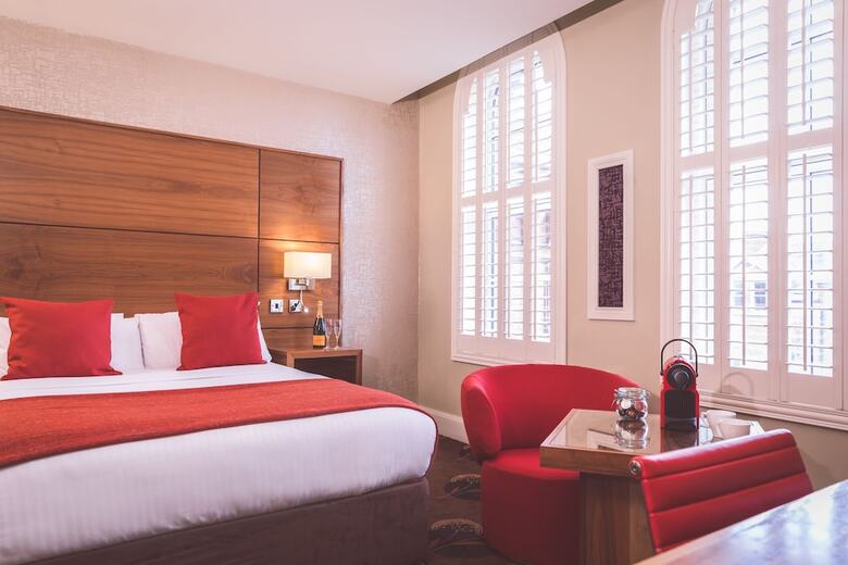 Dukes At Queens Boutique Hotel