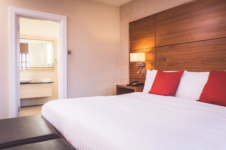 Dukes At Queens Boutique Hotel