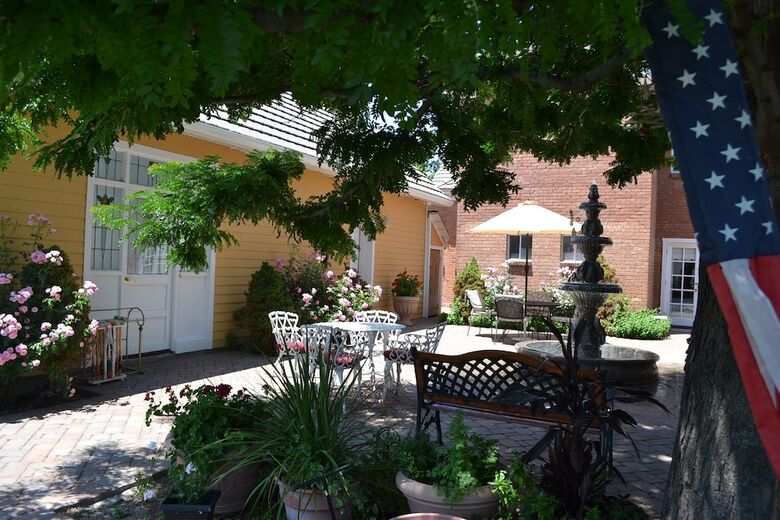 Heritage Inn