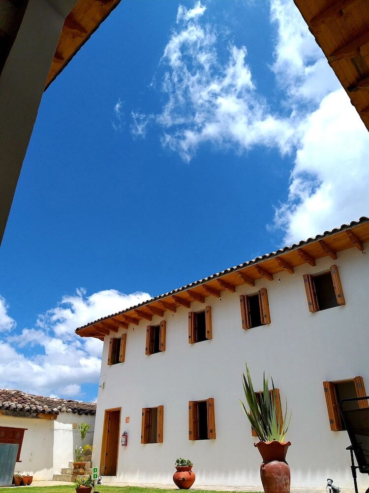 Hotel Y�