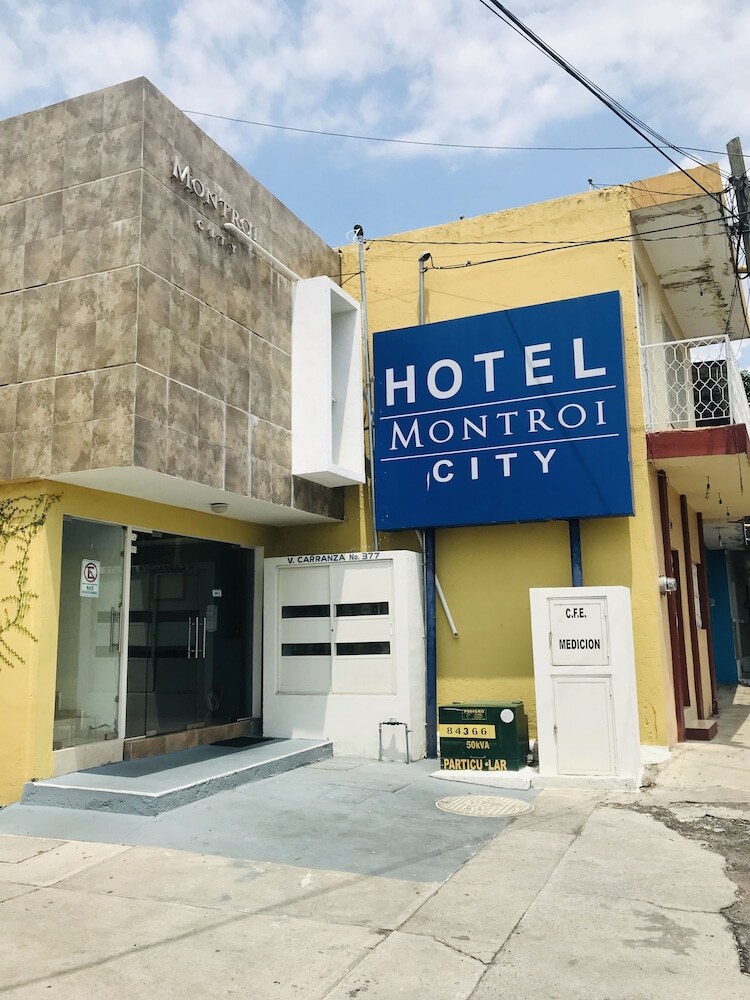 Hotel Montroi City