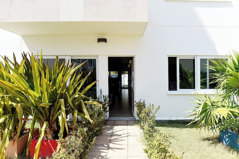 Apartamentos 9 Bahias Condos