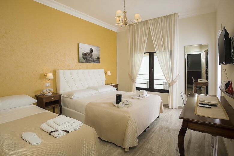 Neapolitantrips Hotel
