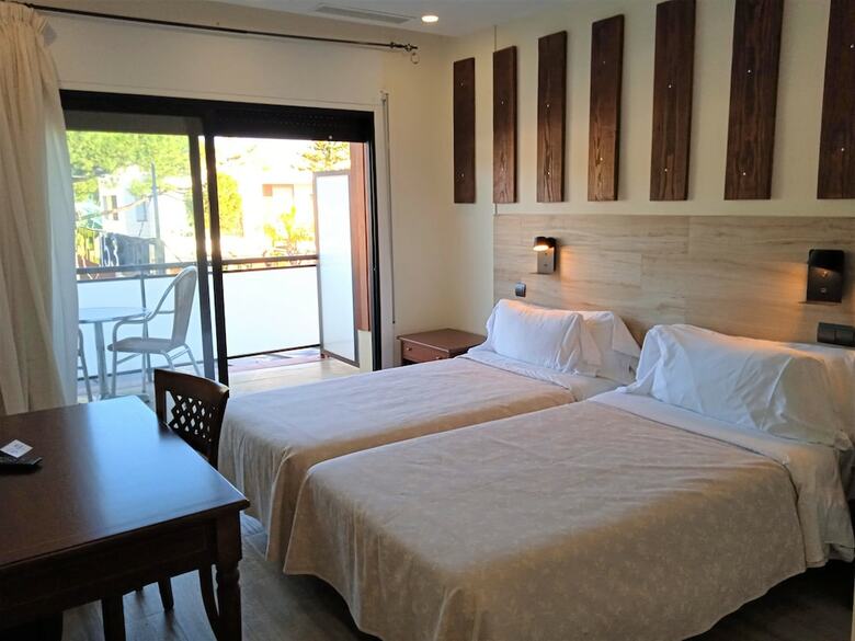 Hotel 153