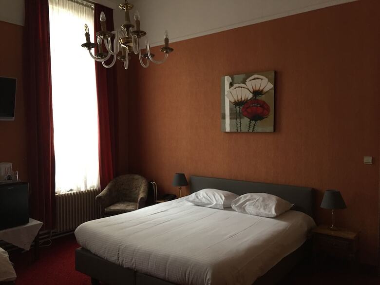 Station Hotel