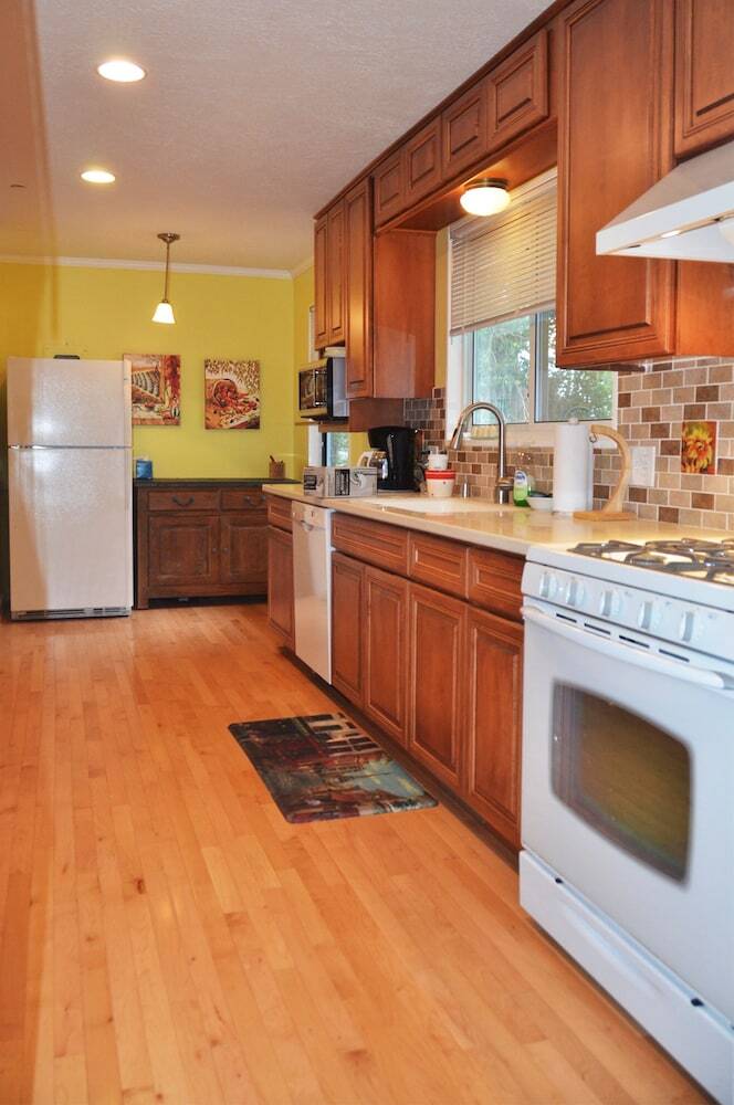 Canyon Inn - Downtown Los Alamos