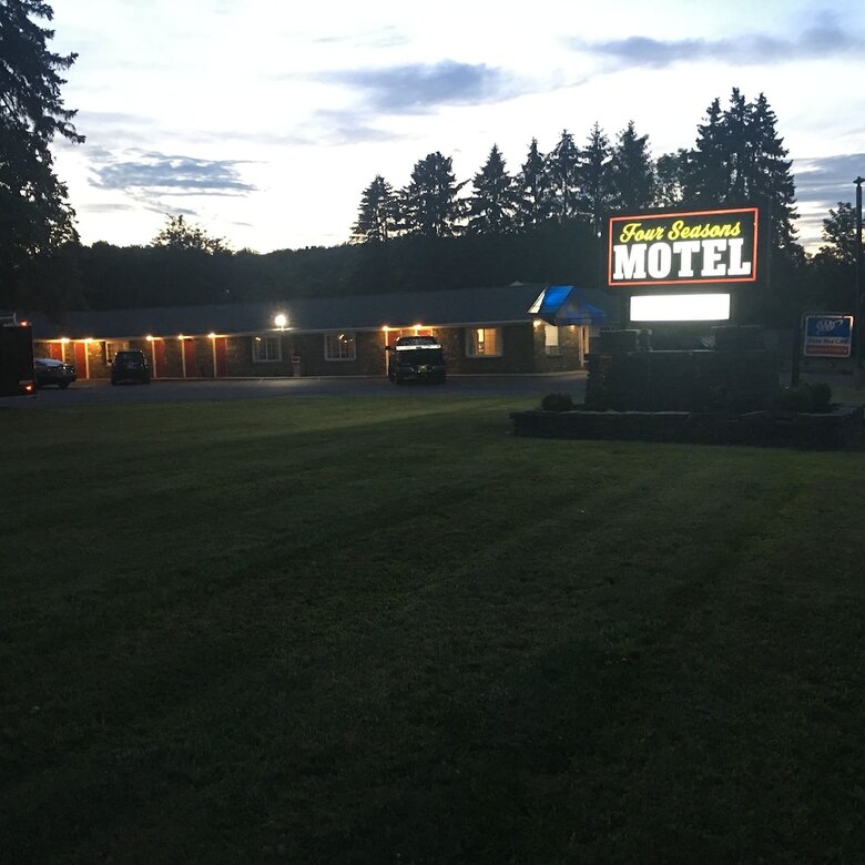 Four Season Motel