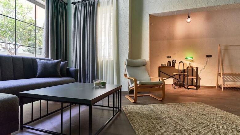 Azuu Hotel