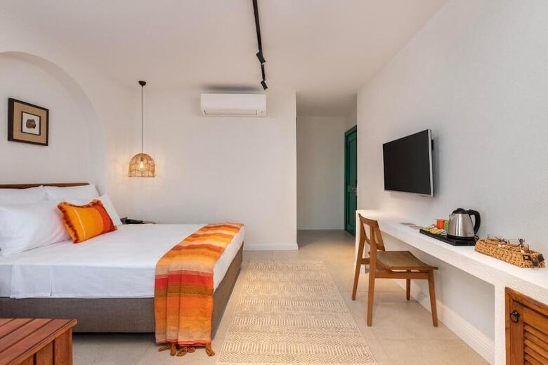 Azuu Hotel