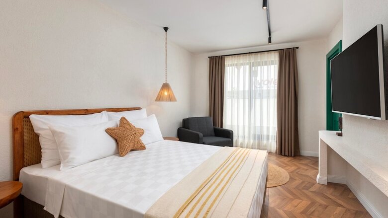 Azuu Hotel