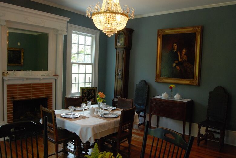 The Colonels B&B And Inn