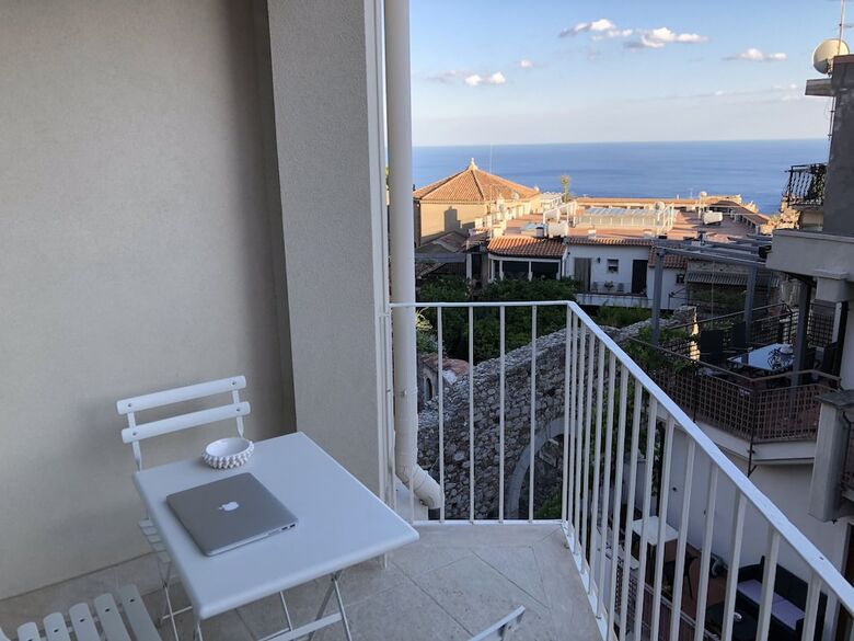 La Malandrina Apartments & Suites