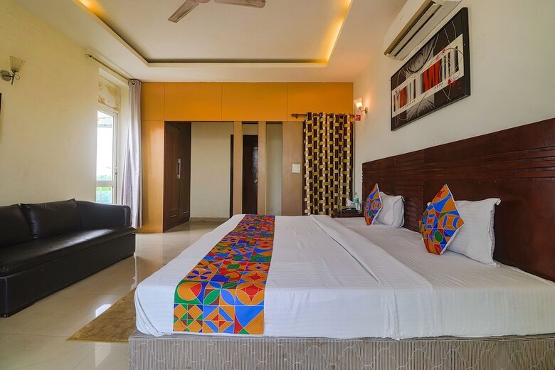 Hotel Fabexpress King's One