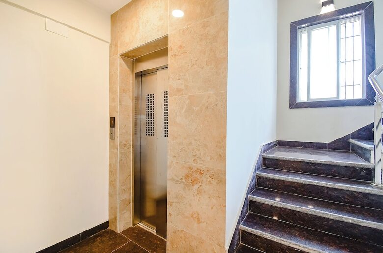 Fabhotel Dreamworld Residency