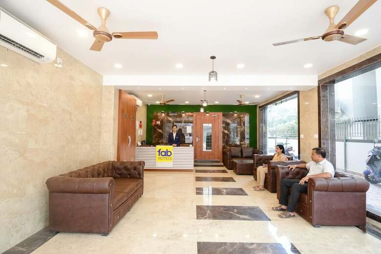 Fabhotel Dreamworld Residency