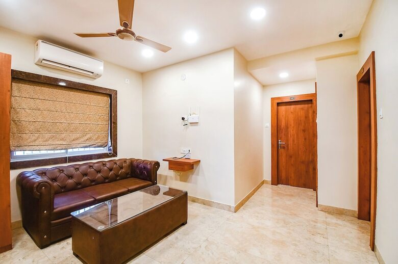 Fabhotel Dreamworld Residency