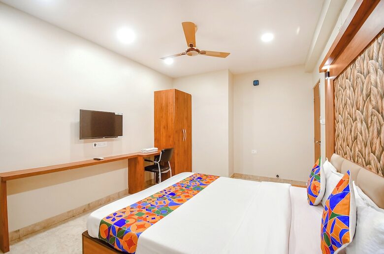 Fabhotel Dreamworld Residency